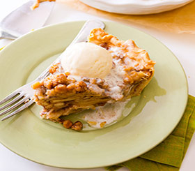 Apple Crumb Tart with Cinnamon Cream