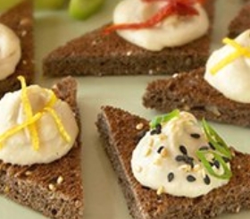 Whole-Grain Toast Triangles with Hummus