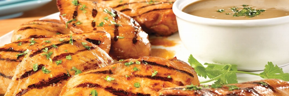 Grilled Chicken Breasts with Zesty Peanut Sauce