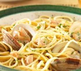 Easy One-Pot Spaghetti & Clams