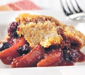 Slow Cooker Peach & Berry Cobbler